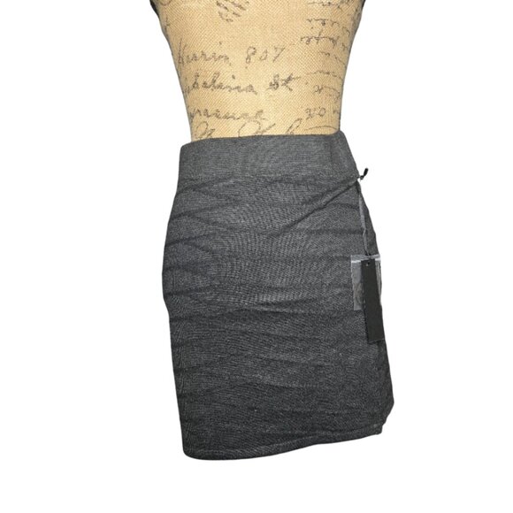 NWT Nordstrom POOF APPAREL Dark Gray Textured Sweater Mini Skirt Size Large - Picture 6 of 6